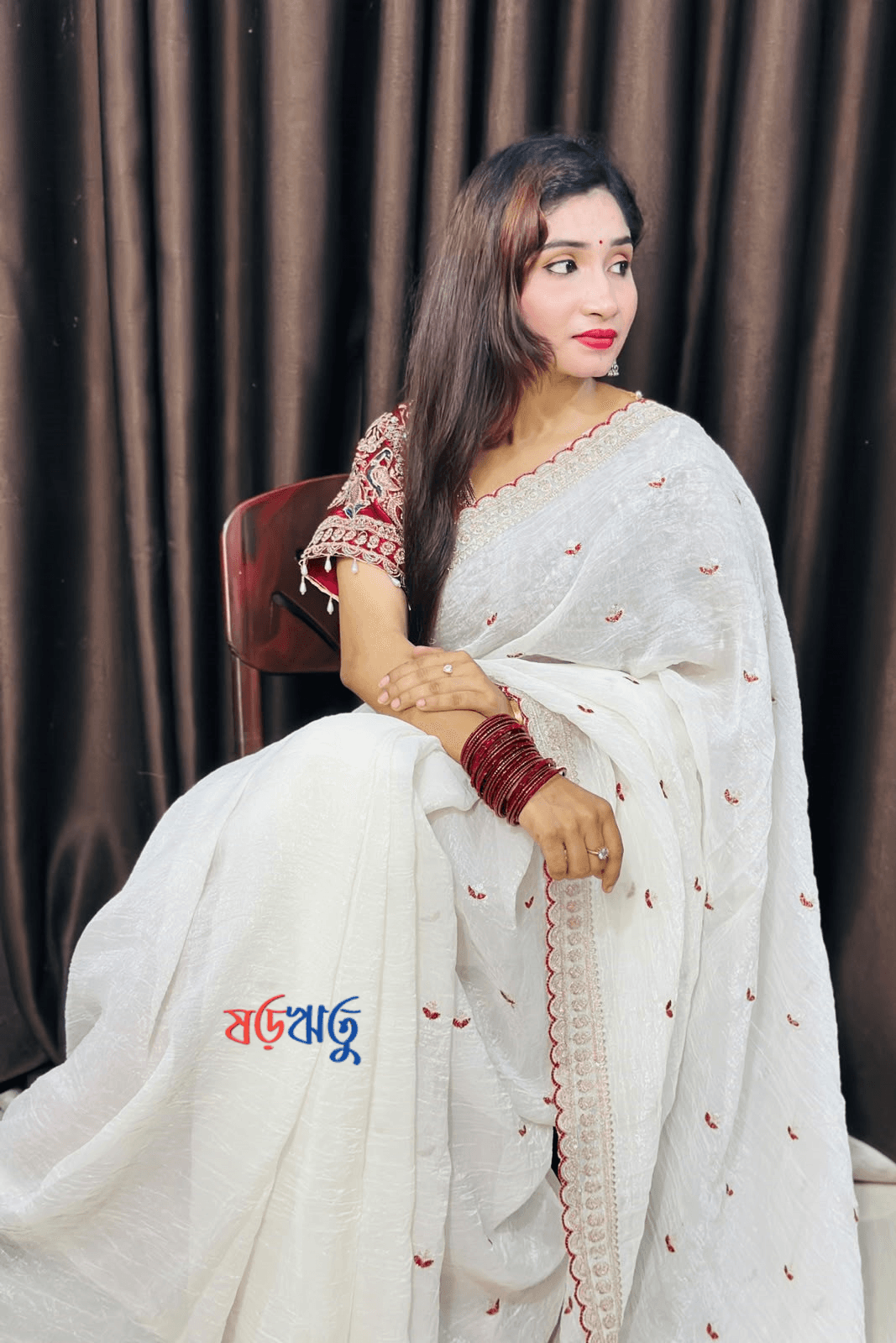 হোয়াইট & মেরুন ক্লাসিক শাড়ি-2