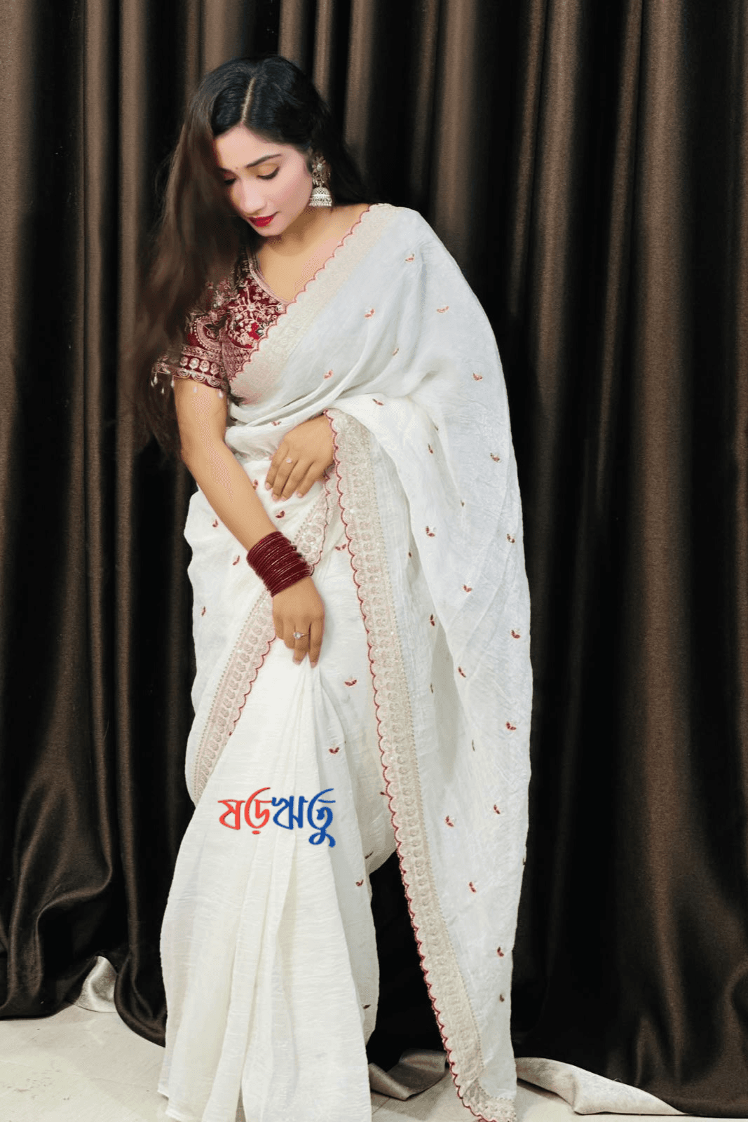হোয়াইট & মেরুন ক্লাসিক শাড়ি-2 5