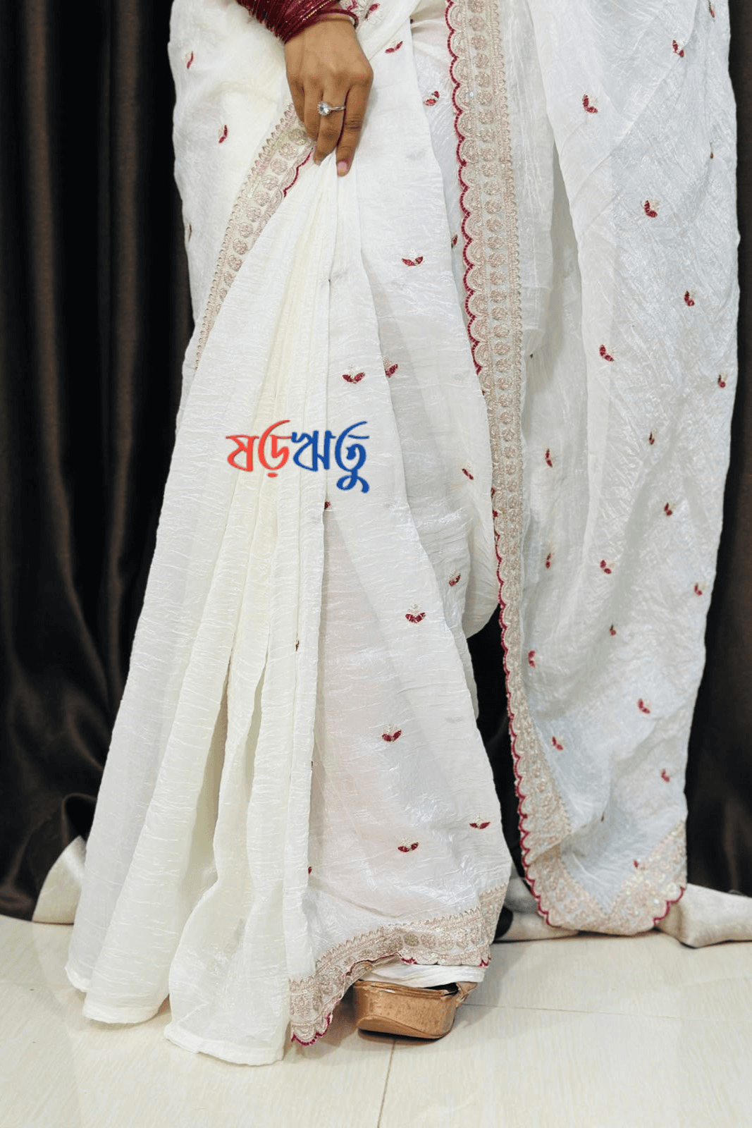 হোয়াইট & মেরুন ক্লাসিক শাড়ি-2 6