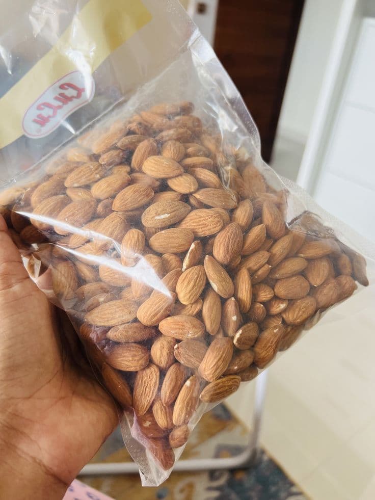 🥜 প্রিমিয়াম কাঠবাদাম (Almonds)