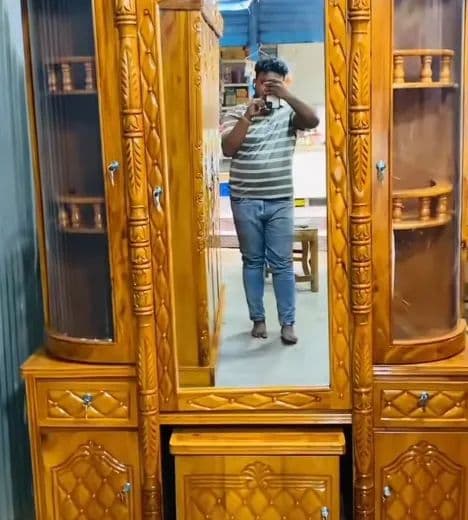 ড্রেসিং টেবিল