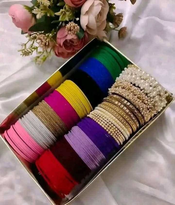 ভেলবেট চুড়ির কম্ব