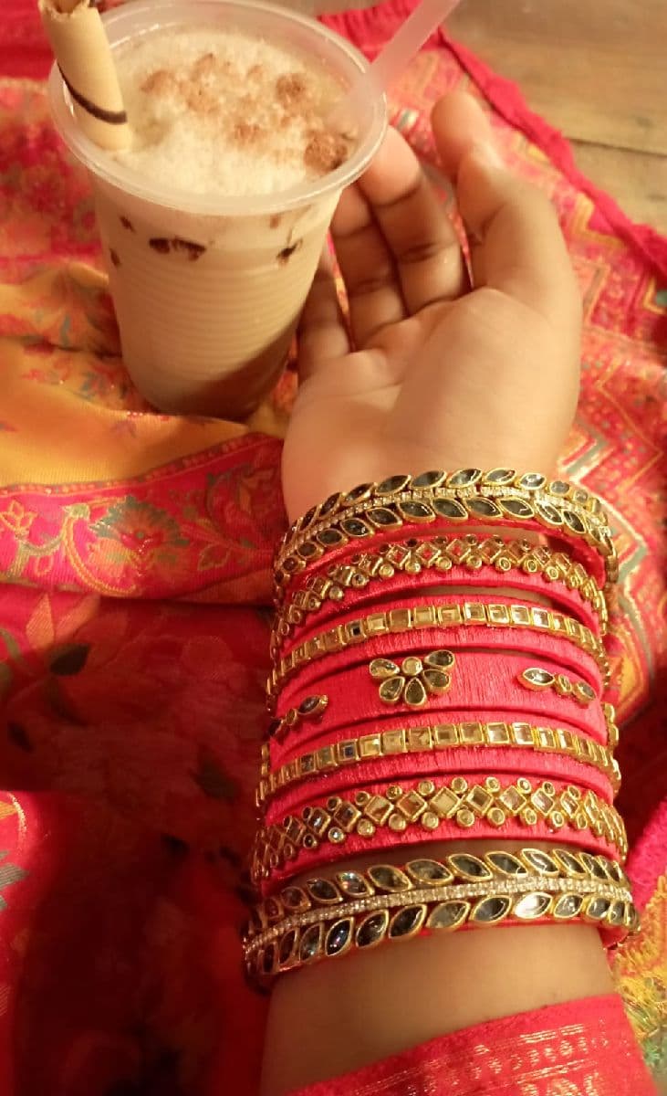 পিঙ্ক স্টোন ও গোল্ডেন ব্রাইডাল চুড়ি সেট (Pink Stone Bridal Bangle Set)