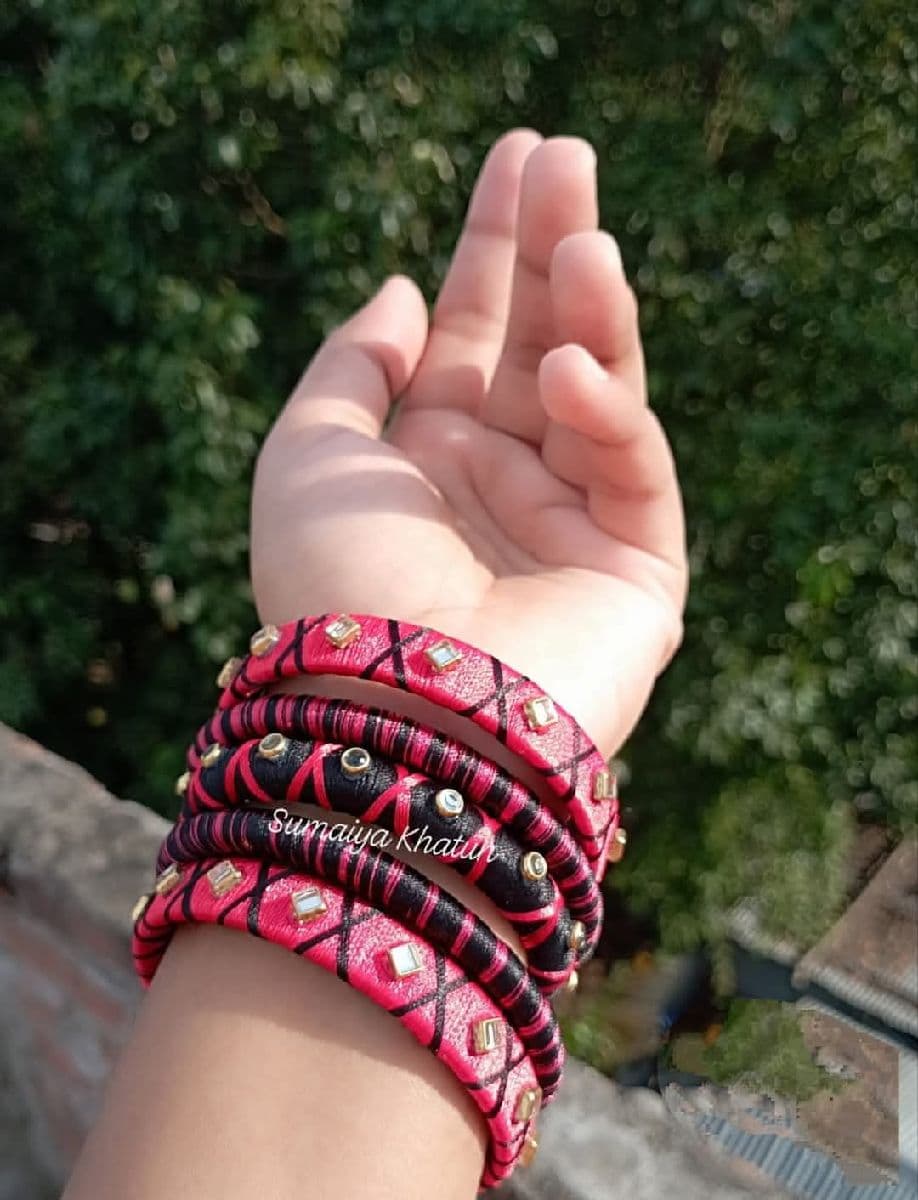 প্রিমিয়াম হ্যান্ডমেড ডিজাইনার চুড়ি সেট (Pink & Black Bridal Bangles Set)