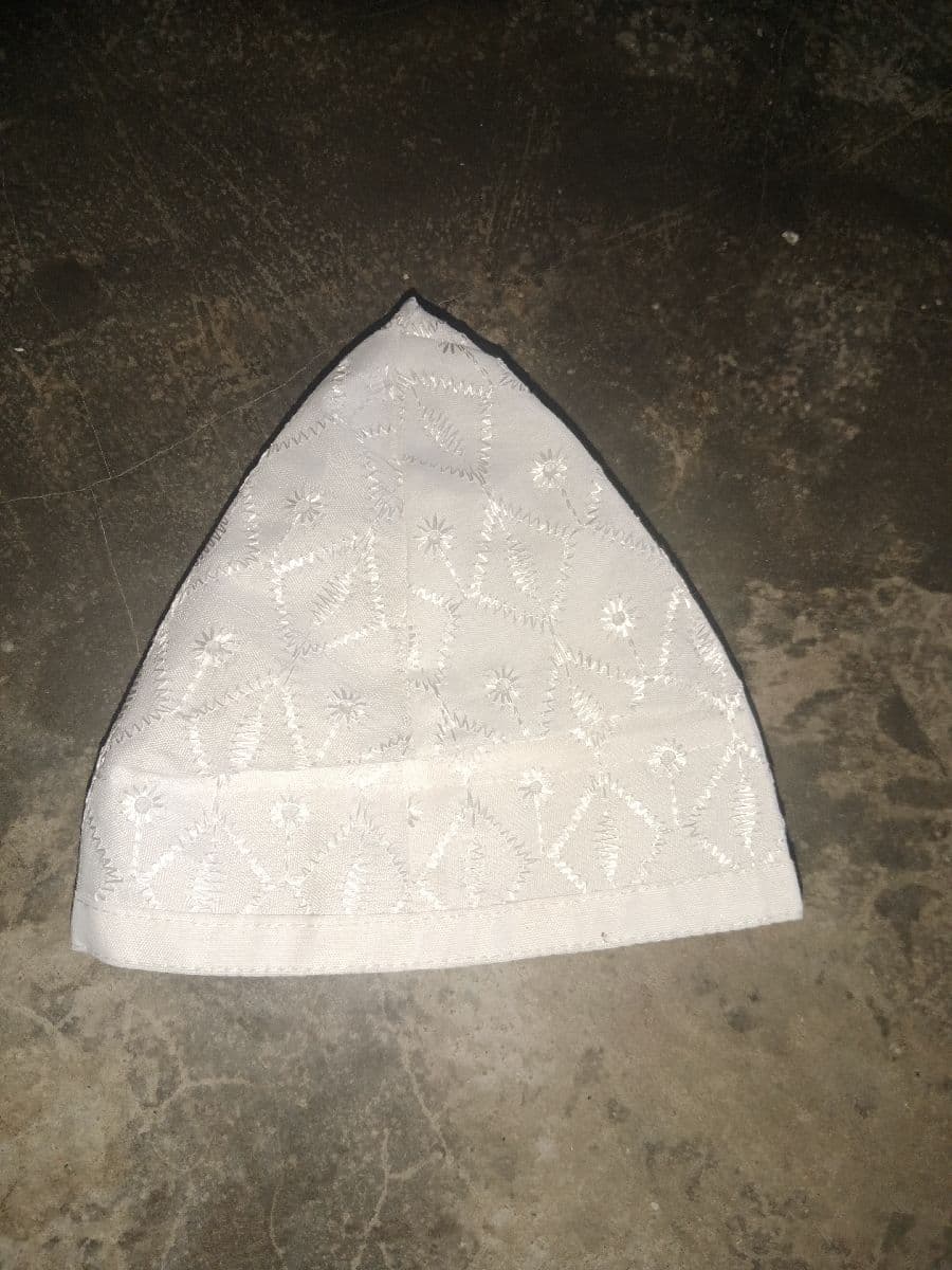 পাঁচকুল্লি টুপি।