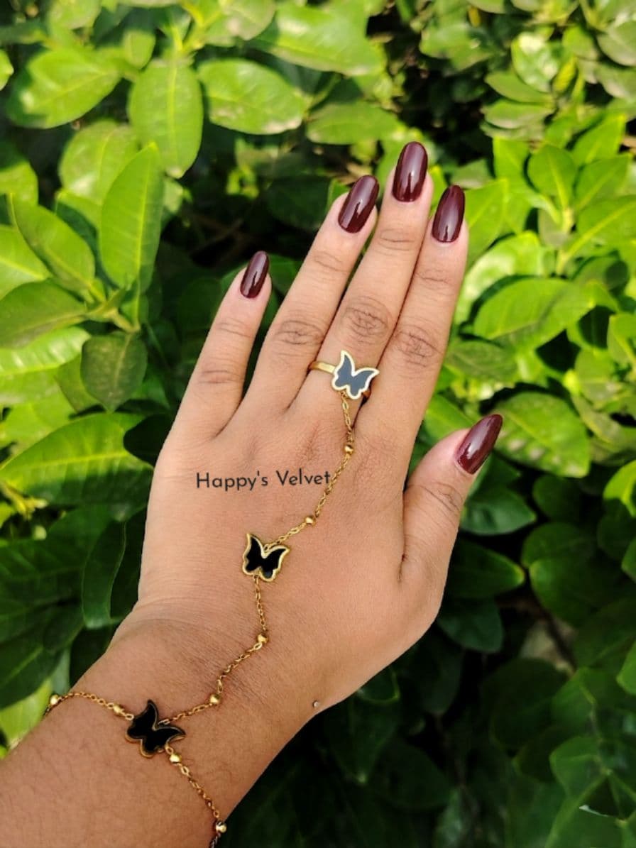 🌟 Trendy Aliban Hand Chain / Ring Attached Bracelet for Women
