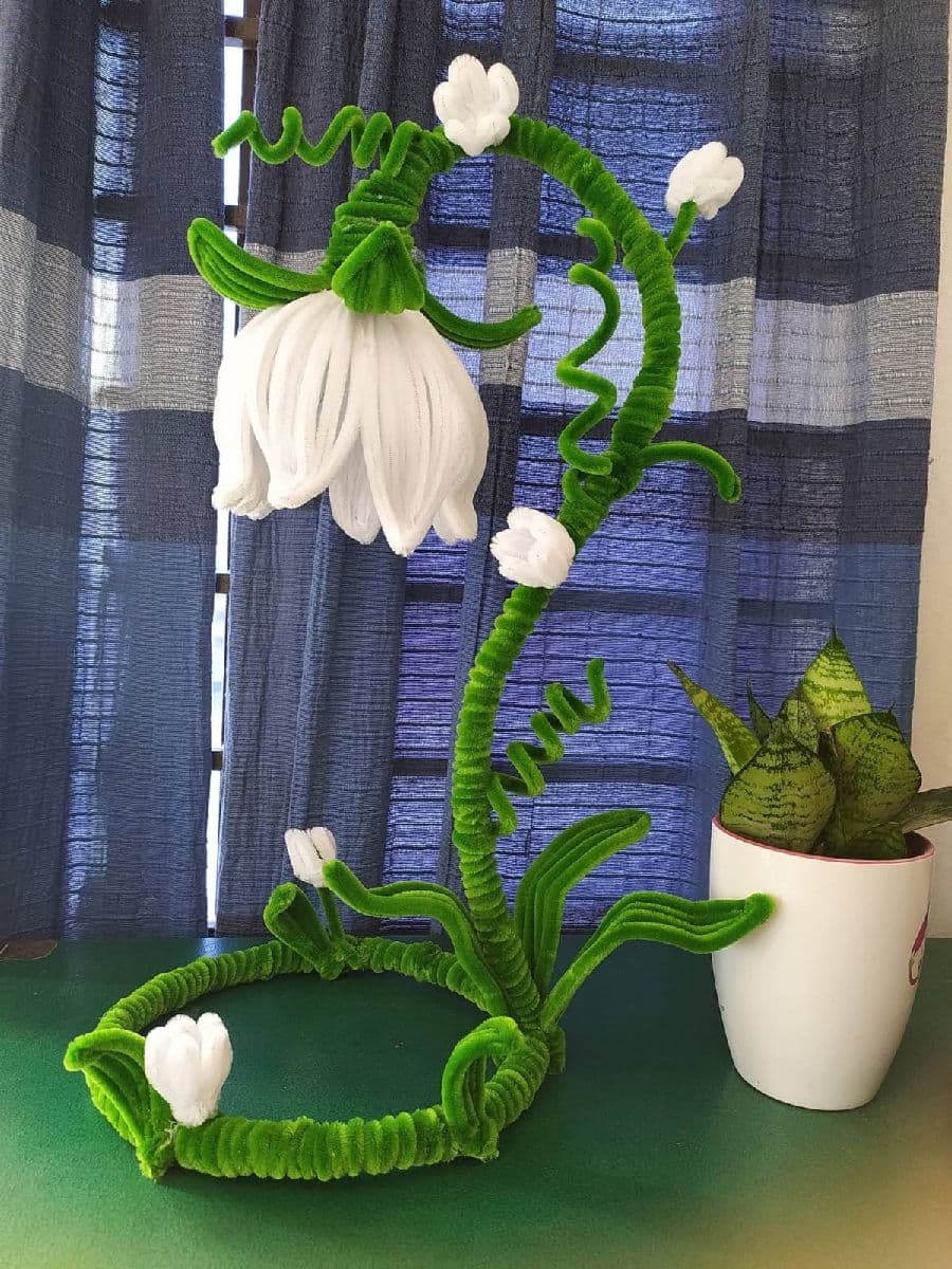 Table lamp flower
