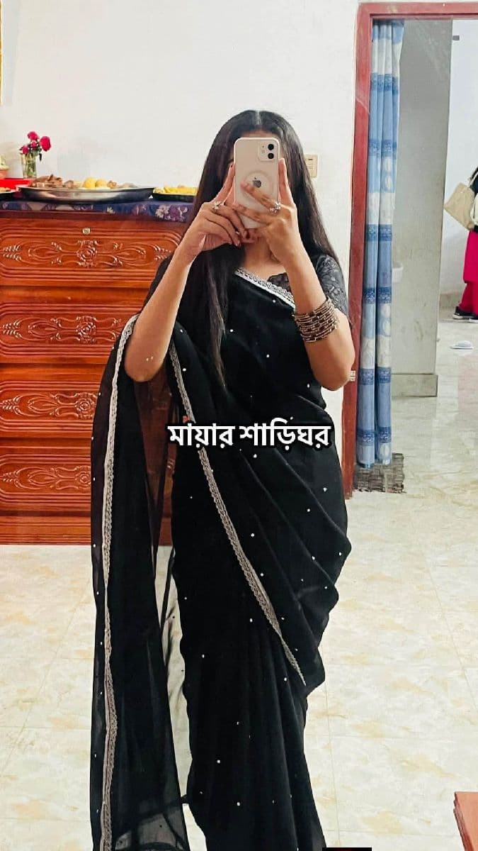 লেস ও স্টোনের কাজ করা জর্জেট শাড়ি