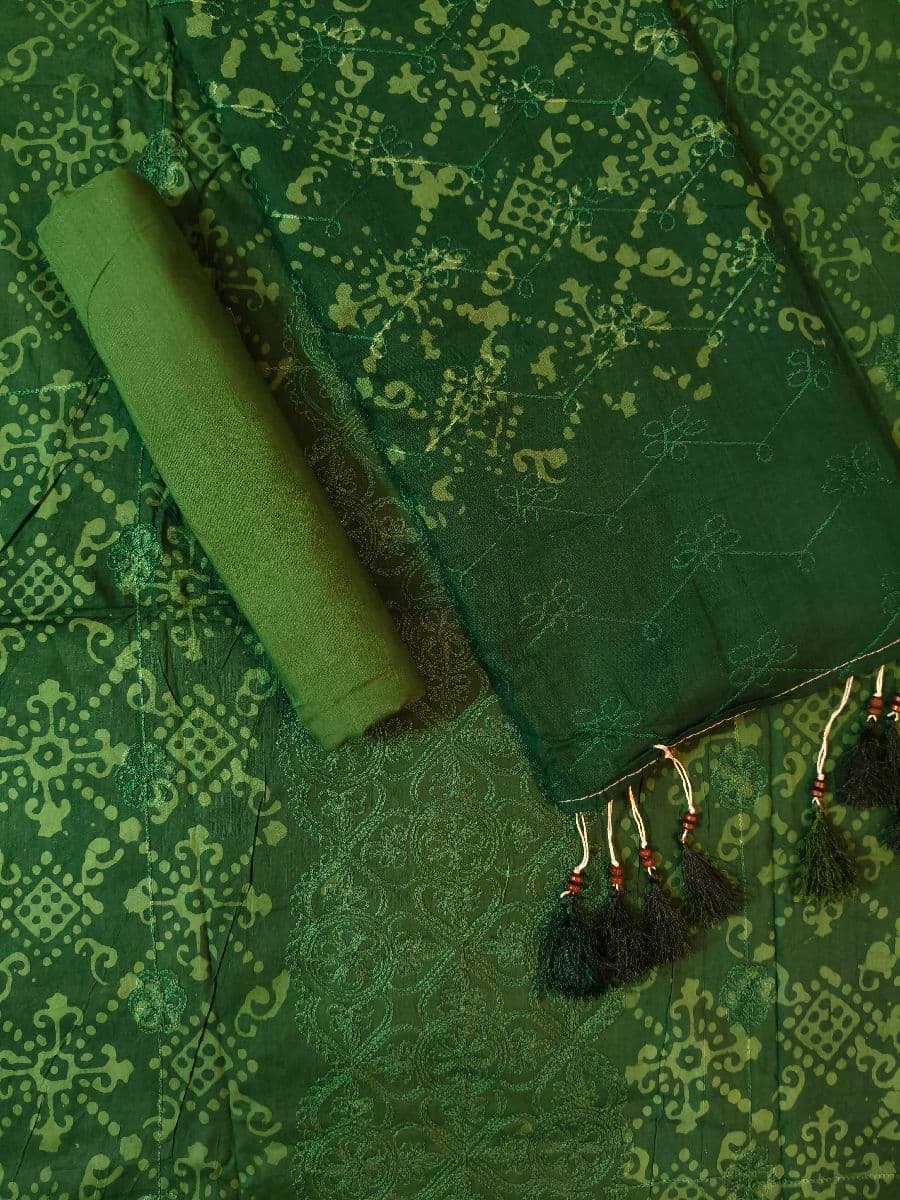 আড়ি কাজের সুতি বাটিক।