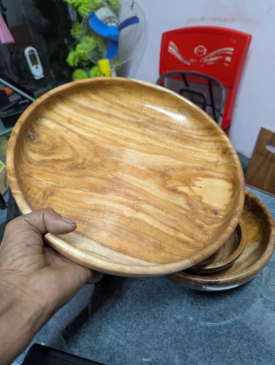 “কাঠের তৈরি প্লেট”