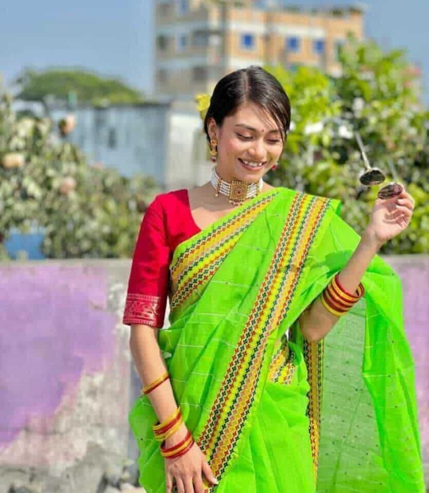 Nokshi Kesh Share