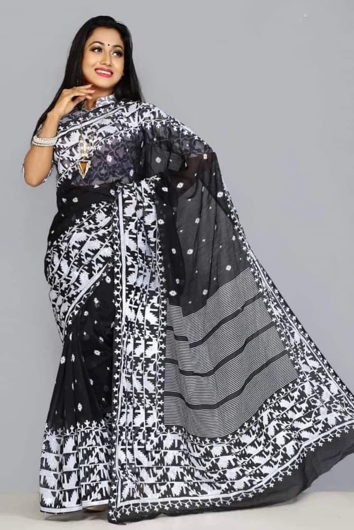 মেয়েদের শাড়ি